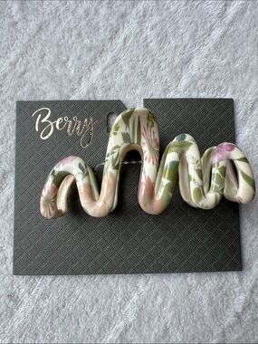 Berry Hair Claw Clips